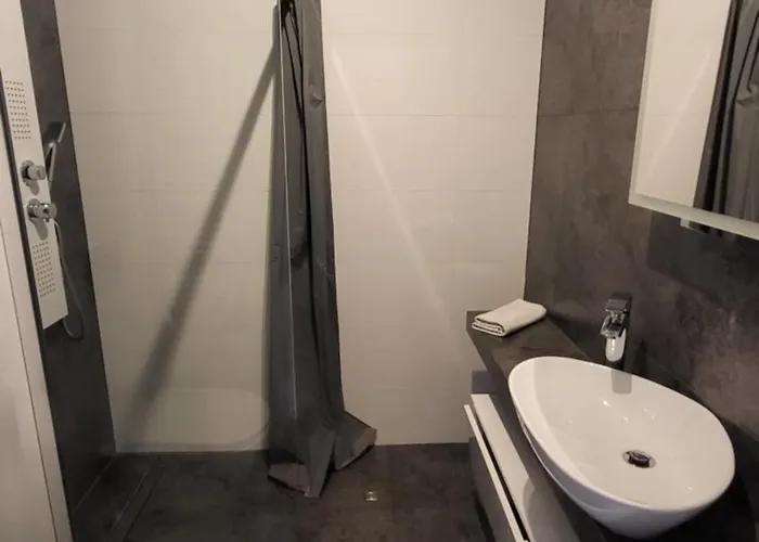 Pod Debowcem - Starzynskiego Valley *